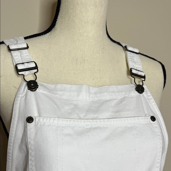 Liz Claiborne Women's White Short Overalls - Picture 10 of 15
